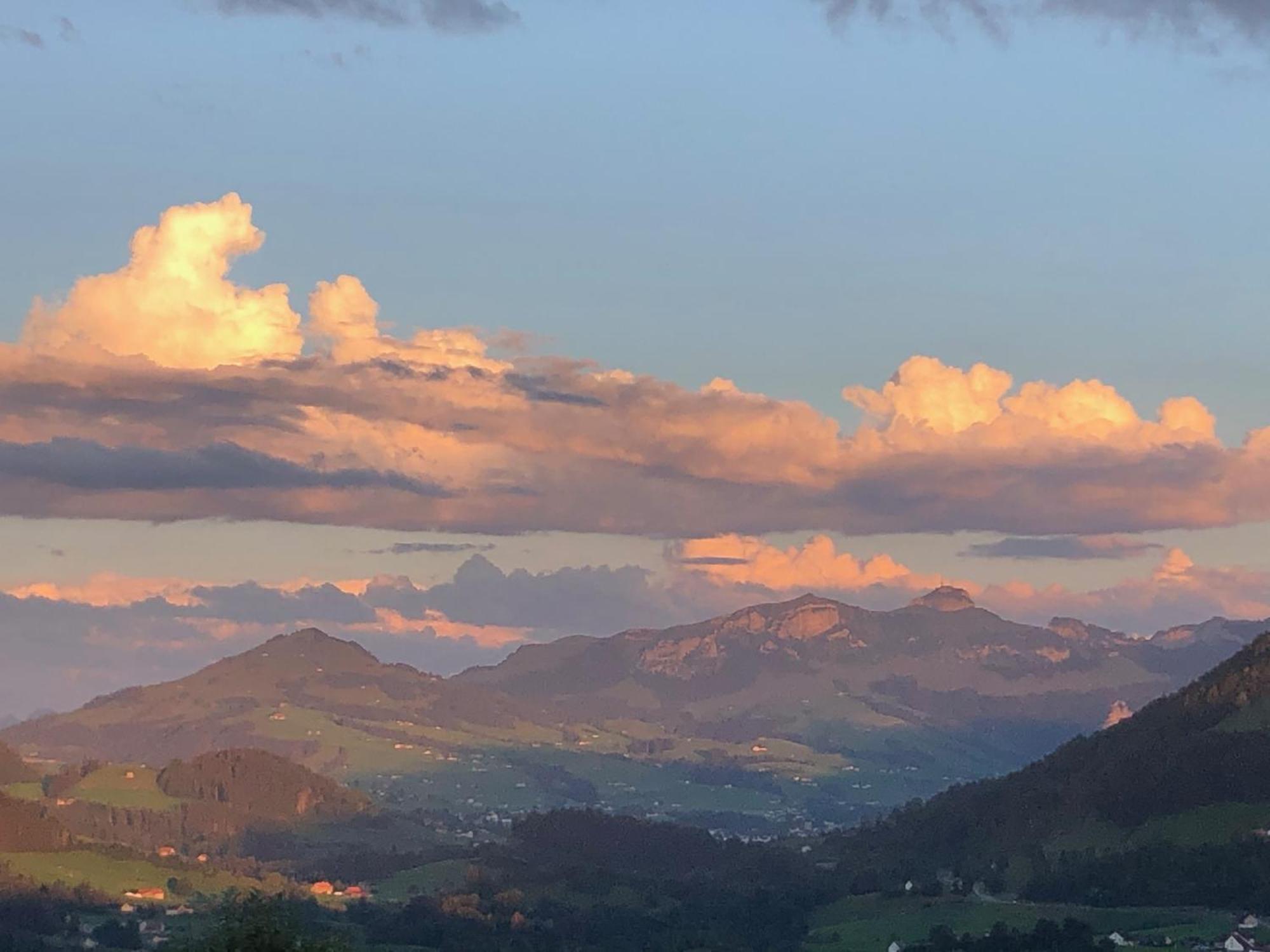 Appenzellerland, Ferienwohnung Mit Aussicht Haslen Exterior foto
